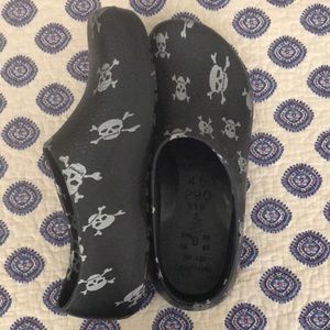 Birki’s Skull shoes